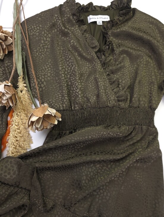 Emma & Michele Dresses & Skirts - Emma & Michelle Olive Green Ruffled Waist Smocked Dress Sz PS